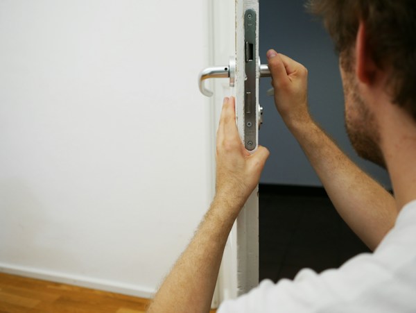 Everything You Need To Become a Locksmith 2 img
