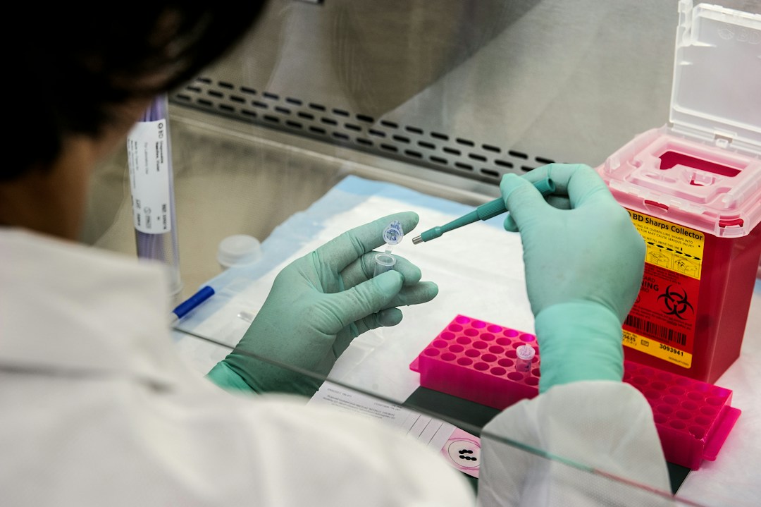 What Does a Biotechnologist Do, And How Can You Become One? 1 img