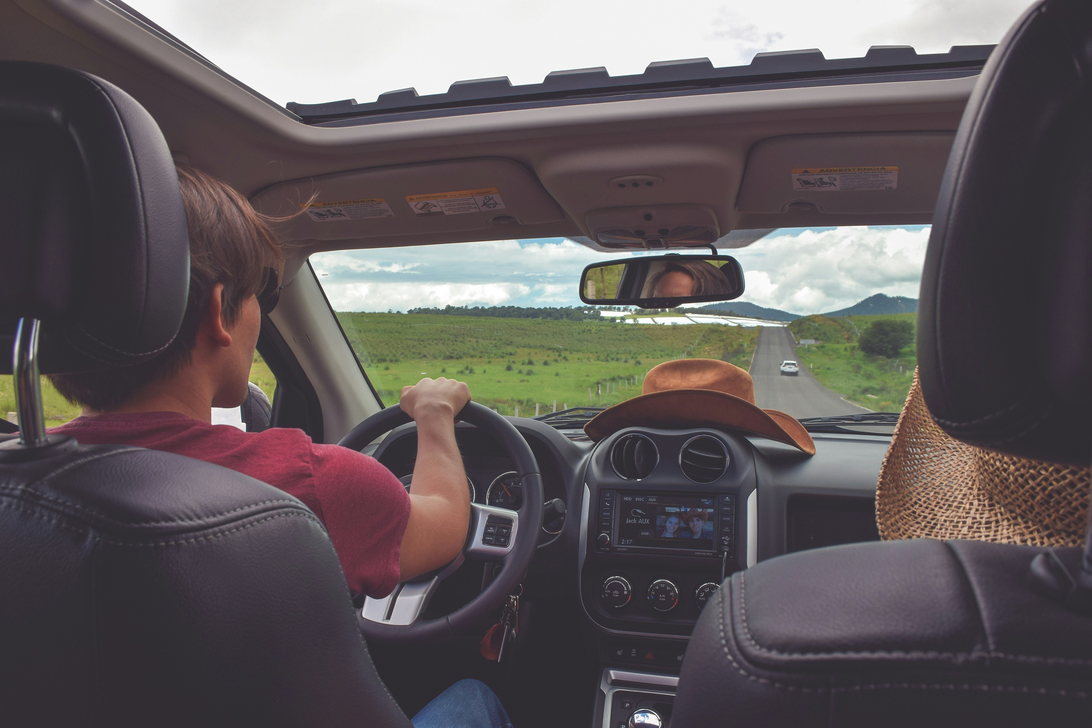 5 Reasons Why You Shouldn’t Text While Driving 1 img