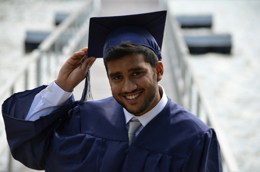 What Does a Biotechnologist Do, And How Can You Become One? 2 img